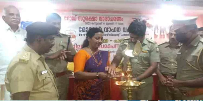 റോഡ് സുരക്ഷാ വാരാചരണത്തിന്റെ സമാപന സമ്മേളനം റാന്നി സെന്റ് മേരീസ് സീനിയർ സെക്കന്ററി സ്ക്കൂളിൽ നടന്നു റോഡ് സുരക്ഷാ വാരാചരണത്തിന്റെ സമാപന സമ്മേളനം റാന്നി സെന്റ് മേരീസ് സീനിയർ സെക്കന്ററി സ്ക്കൂളിൽ നടന്നു