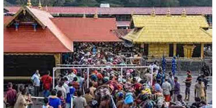 ഭണ്ഡാരത്തില് നാണയങ്ങള് കുമിഞ്ഞു കൂടി, എണ്ണിത്തീര്ക്കാന് കഴിയാതെ ജീവനക്കാര് ഭണ്ഡാരത്തില് നാണയങ്ങള് കുമിഞ്ഞു കൂടി, എണ്ണിത്തീര്ക്കാന് കഴിയാതെ ജീവനക്കാര്