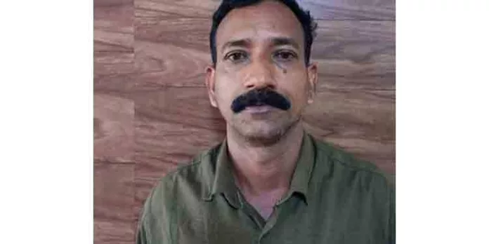 ബസിനുള്ളില് സ്കൂള് വിദ്യാര്ത്ഥിനിക്ക് നേരെ ലൈംഗിക അതിക്രമം; പ്രതിയെ അറസ്റ്റ് ചെയ്തു ബസിനുള്ളില് സ്കൂള് വിദ്യാര്ത്ഥിനിക്ക് നേരെ ലൈംഗിക അതിക്രമം; പ്രതിയെ അറസ്റ്റ് ചെയ്തു