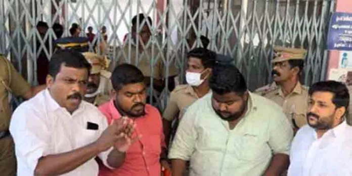 ജില്ലാ കലക്ടര് ഡോ. ദിവ്യ എസ്. അയ്യര് രാജി വെയ്ക്കണo ; യൂത്ത് കോണ്ഗ്രസ് ജില്ലാ പ്രസിഡന്റ് എം.ജി കണ്ണന് ജില്ലാ കലക്ടര് ഡോ. ദിവ്യ എസ്. അയ്യര് രാജി വെയ്ക്കണo ; യൂത്ത് കോണ്ഗ്രസ് ജില്ലാ പ്രസിഡന്റ് എം.ജി കണ്ണന്