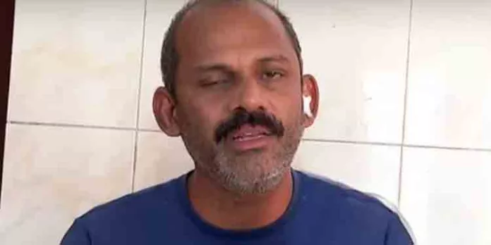 മരിച്ചുകഴിഞ്ഞാല് പതാക പുതപ്പിക്കാന് പാര്ട്ടിക്കാര് വീട്ടിലേക്ക് വരരുതെന്ന് കരുവന്നൂര് ബാങ്ക് സെക്രട്ടറിക്ക് കത്തെഴുതി ചികിത്സാ സഹായം നിഷേധിക്കപ്പെട്ട നിക്ഷേപകന് മരിച്ചുകഴിഞ്ഞാല് പതാക പുതപ്പിക്കാന് പാര്ട്ടിക്കാര് വീട്ടിലേക്ക് വരരുതെന്ന് കരുവന്നൂര് ബാങ്ക് സെക്രട്ടറിക്ക് കത്തെഴുതി ചികിത്സാ സഹായം നിഷേധിക്കപ്പെട്ട നിക്ഷേപകന്