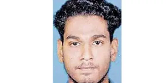 ആശുപത്രിയില് ചികിത്സയിലിരിക്കെ വാഹനാപകടത്തില് മരിച്ച യുവാവ് ആംബുലന്സിനു മുന്നിലേക്ക് ചാടി ജീവനൊടുക്കുകയായിരുന്നെന്ന് പോലീസ് ആശുപത്രിയില് ചികിത്സയിലിരിക്കെ വാഹനാപകടത്തില് മരിച്ച യുവാവ് ആംബുലന്സിനു മുന്നിലേക്ക് ചാടി ജീവനൊടുക്കുകയായിരുന്നെന്ന് പോലീസ്