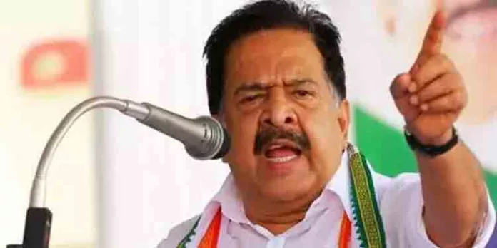 തന്റെ നായ കുളിക്കുമെന്ന് നായനാര് പറഞ്ഞ നീന്തല് കുളത്തില് ഇപ്പോള് കുളിക്കുന്നത് പിണറായി വിജയനാണ് ; രമേശ് ചെന്നിത്തല തന്റെ നായ കുളിക്കുമെന്ന് നായനാര് പറഞ്ഞ നീന്തല് കുളത്തില് ഇപ്പോള് കുളിക്കുന്നത് പിണറായി വിജയനാണ് ; രമേശ് ചെന്നിത്തല