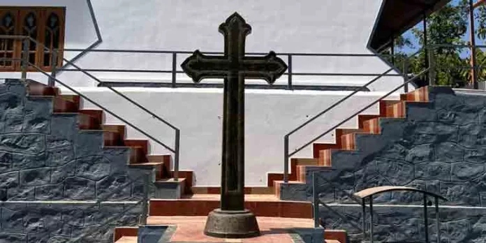 ചെത്തോങ്കര പള്ളിയിൽ കൽകുരിശ് കൂദാശ ചെത്തോങ്കര പള്ളിയിൽ കൽകുരിശ് കൂദാശ