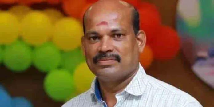 കൊല്ലത്ത് ഗൃഹനാഥൻ ജീവനൊടുക്കിയ സംഭവം: നാല് പേർക്കെതിരെ കേസ് കൊല്ലത്ത് ഗൃഹനാഥൻ ജീവനൊടുക്കിയ സംഭവം: നാല് പേർക്കെതിരെ കേസ്