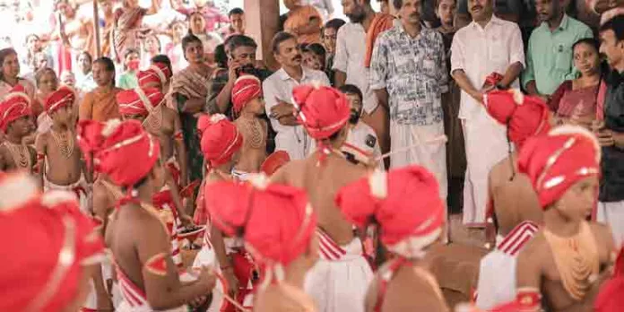 കോട്ടാങ്ങൽ പടയണി വേലകളി ; കുട്ടികളുടെ അരങ്ങേറ്റം നടന്നു കോട്ടാങ്ങൽ പടയണി വേലകളി ; കുട്ടികളുടെ അരങ്ങേറ്റം നടന്നു