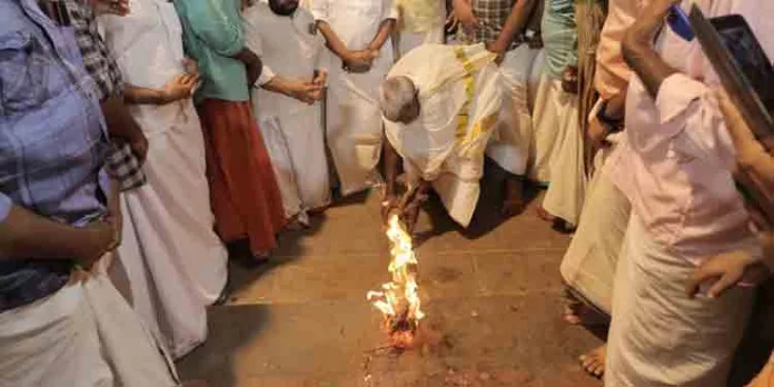 കോട്ടാങ്ങൽ പടയണി കളം ഉണർന്നു ; ഇന്നും നാളെയും ഗണപതി കോലം കോട്ടാങ്ങൽ പടയണി കളം ഉണർന്നു ; ഇന്നും നാളെയും ഗണപതി കോലം
