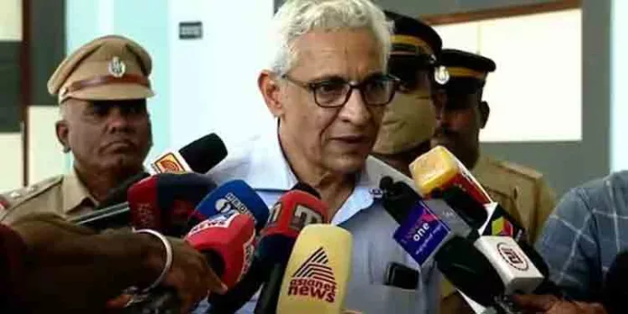 യുജിസി ചട്ടങ്ങൾ പാലിച്ചാണ് പുനർനിയമനം നൽകിയതെന്ന് കണ്ണൂർ വിസി ഡോ. ഗോപിനാഥ് രവീന്ദ്രൻ യുജിസി ചട്ടങ്ങൾ പാലിച്ചാണ് പുനർനിയമനം നൽകിയതെന്ന് കണ്ണൂർ വിസി ഡോ. ഗോപിനാഥ് രവീന്ദ്രൻ