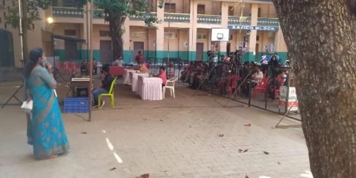 സംസ്ഥാന സ്കൂൾ കലോത്സവം ; മോണോ ആക്ട് വിധികർത്താവിനെ ചൊല്ലി തർക്കം സംസ്ഥാന സ്കൂൾ കലോത്സവം ; മോണോ ആക്ട് വിധികർത്താവിനെ ചൊല്ലി തർക്കം