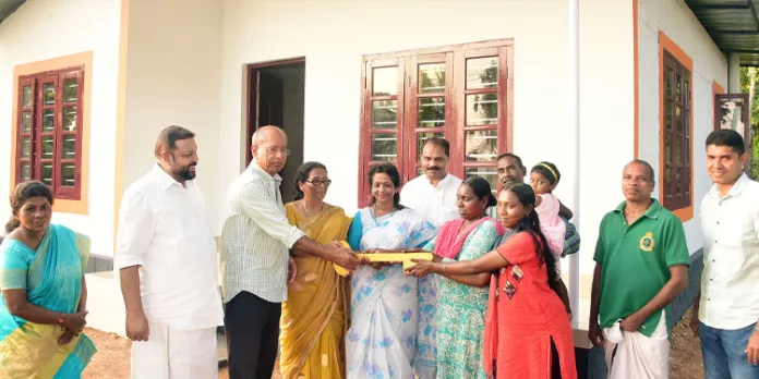 ഡോ. എം.എസ്. സുനിലിന്റെ 266 – മത് സ്നേഹഭവനം ശോഭാ സാബുവിനും കുടുംബത്തിനും ഡോ. എം.എസ്. സുനിലിന്റെ 266 – മത് സ്നേഹഭവനം ശോഭാ സാബുവിനും കുടുംബത്തിനും