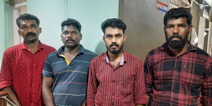 വാഹനത്തിന്റെ അമിതവേഗത ചോദ്യം ചെയ്തതിന് വീട്ടിൽ കയറി മർദ്ദനം : 4 പേർ അറസ്റ്റിൽ വാഹനത്തിന്റെ അമിതവേഗത ചോദ്യം ചെയ്തതിന് വീട്ടിൽ കയറി മർദ്ദനം : 4 പേർ അറസ്റ്റിൽ