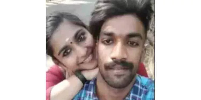 ഷാരോൺ വധക്കേസിൽ ക്രൈംബ്രാഞ്ച് കുറ്റപത്രം സമർപ്പിച്ചു ഷാരോൺ വധക്കേസിൽ ക്രൈംബ്രാഞ്ച് കുറ്റപത്രം സമർപ്പിച്ചു