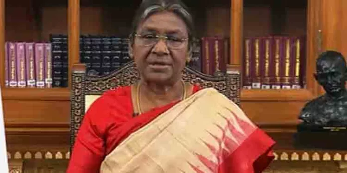 റിപ്പബ്ലിക് ദിന സന്ദേശവുമായി രാഷ്ട്രപതി റിപ്പബ്ലിക് ദിന സന്ദേശവുമായി രാഷ്ട്രപതി