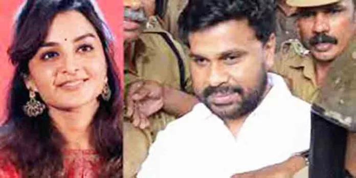 നടിയെ ആക്രമിച്ച കേസ് : രണ്ടാംഘട്ട സാക്ഷിവിസ്താരത്തിന് മഞ്ജു വാര്യർ അടക്കം ഇരുപത് പേര് നടിയെ ആക്രമിച്ച കേസ് : രണ്ടാംഘട്ട സാക്ഷിവിസ്താരത്തിന് മഞ്ജു വാര്യർ അടക്കം ഇരുപത് പേര്