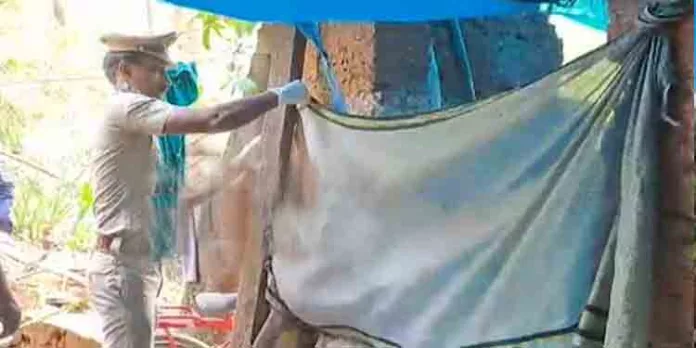 കുറ്റ്യാടിയില് അയല്വാസികളെ ദുരൂഹസാഹചര്യത്തില് മരിച്ച നിലയില് കണ്ടെത്തി ; ഇരുമരണങ്ങള്ക്കും തമ്മില് ബന്ധമുണ്ടെന്ന് പോലീസ് കുറ്റ്യാടിയില് അയല്വാസികളെ ദുരൂഹസാഹചര്യത്തില് മരിച്ച നിലയില് കണ്ടെത്തി ; ഇരുമരണങ്ങള്ക്കും തമ്മില് ബന്ധമുണ്ടെന്ന് പോലീസ്
