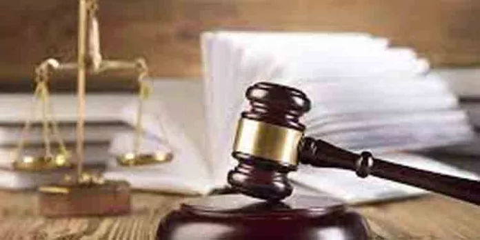പാറമടലോബിയുടെ വാഹനങ്ങൾ നശിപ്പിച്ചു എന്ന കേസ് കോടതി തള്ളി പാറമടലോബിയുടെ വാഹനങ്ങൾ നശിപ്പിച്ചു എന്ന കേസ് കോടതി തള്ളി