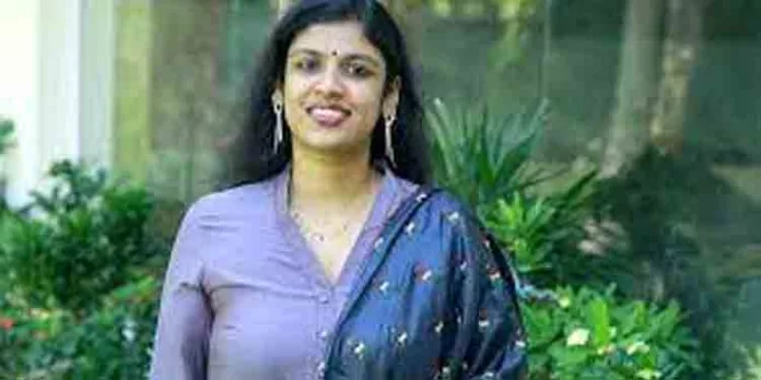 ചിന്താ ജെറോമിന്റെ ഗവേഷണ പ്രബന്ധം പുന:പരിശോധിക്കാന് കേരള സര്വകലാശാല ചിന്താ ജെറോമിന്റെ ഗവേഷണ പ്രബന്ധം പുന:പരിശോധിക്കാന് കേരള സര്വകലാശാല