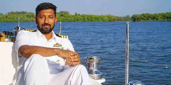 ഗോള്ഡന് ഗ്ലോബ് റേസിനിടെ അഭിലാഷ് ടോമിക്ക് പരിക്ക്, രണ്ടാം സ്ഥാനത്ത് തുടരുന്നു ഗോള്ഡന് ഗ്ലോബ് റേസിനിടെ അഭിലാഷ് ടോമിക്ക് പരിക്ക്, രണ്ടാം സ്ഥാനത്ത് തുടരുന്നു