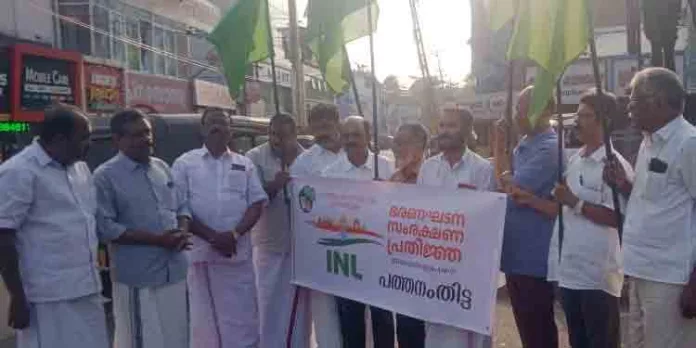 രാജ്യത്ത് ജനങ്ങള് അരക്ഷിതരായിരിക്കുന്നത് ഭരണം നടത്തുന്നവരുടെ കുഴപ്പം കൊണ്ടാണ് : സക്കീർ ഹുസൈൻ രാജ്യത്ത് ജനങ്ങള് അരക്ഷിതരായിരിക്കുന്നത് ഭരണം നടത്തുന്നവരുടെ കുഴപ്പം കൊണ്ടാണ് : സക്കീർ ഹുസൈൻ