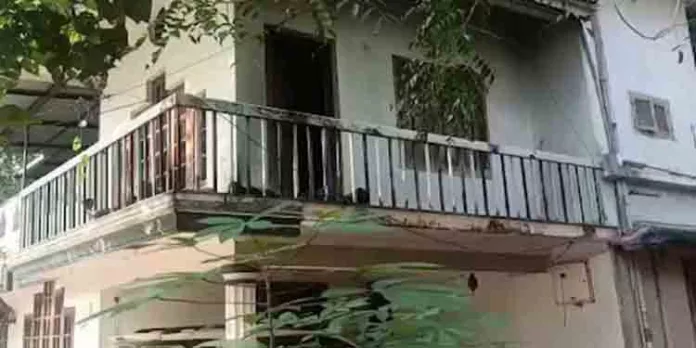 അമ്മയെയും രണ്ട് പിഞ്ചുമക്കളെയും വീടിനുള്ളിൽ കത്തിക്കരിഞ്ഞ നിലയില് കണ്ടെത്തി അമ്മയെയും രണ്ട് പിഞ്ചുമക്കളെയും വീടിനുള്ളിൽ കത്തിക്കരിഞ്ഞ നിലയില് കണ്ടെത്തി