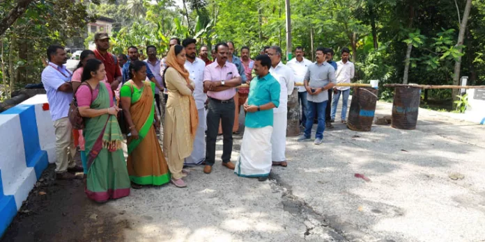 പുതമണ്ണിൽ പുതിയ പാലം നിർമിക്കണം : വിദഗ്ധ സംഘം പുതമണ്ണിൽ പുതിയ പാലം നിർമിക്കണം : വിദഗ്ധ സംഘം