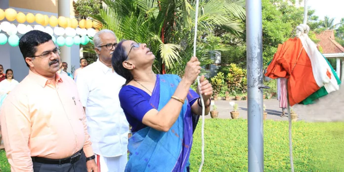 സംസ്കൃത സർവ്വകലാശാലയിൽ റിപ്പബ്ലിക് ദിനാഘോഷങ്ങൾ നടന്നു സംസ്കൃത സർവ്വകലാശാലയിൽ റിപ്പബ്ലിക് ദിനാഘോഷങ്ങൾ നടന്നു