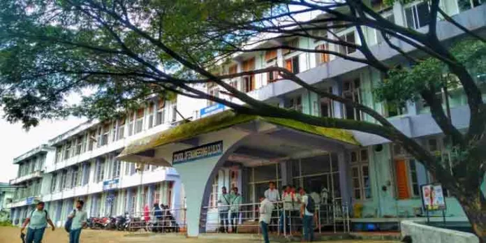 കുസാറ്റിന് കീഴിലെ സ്കൂൾ ഓഫ് എഞ്ചിനീയറിങ്ങിൽ ജൻഡർ ന്യൂട്രൽ യൂണിഫോമിന് നിര്ദ്ദേശം കുസാറ്റിന് കീഴിലെ സ്കൂൾ ഓഫ് എഞ്ചിനീയറിങ്ങിൽ ജൻഡർ ന്യൂട്രൽ യൂണിഫോമിന് നിര്ദ്ദേശം