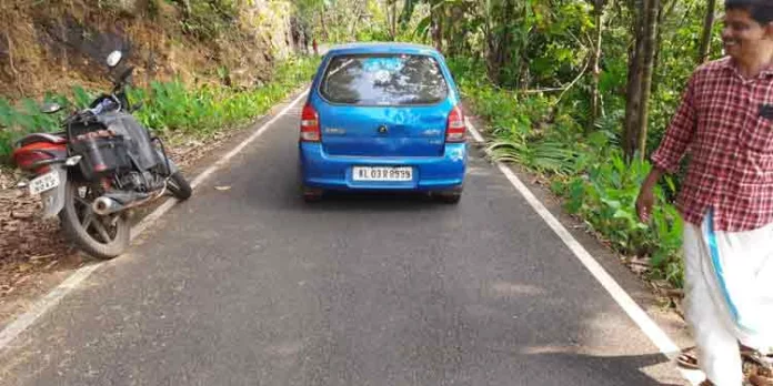 അറുവച്ചാൻ കുഴി മടന്തമൺ റോഡ് ടാറിങ് വീതികൂട്ടണം ; വെച്ചൂച്ചിറ ഗ്രാമപഞ്ചായത്ത് അറുവച്ചാൻ കുഴി മടന്തമൺ റോഡ് ടാറിങ് വീതികൂട്ടണം ; വെച്ചൂച്ചിറ ഗ്രാമപഞ്ചായത്ത്
