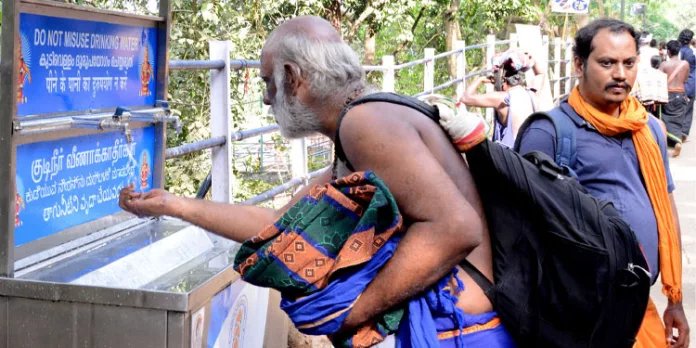 ദാഹിച്ച് വലയേണ്ട ; സന്നിധാനത്ത് വിപുലമായ സൗകര്യമൊരുക്കി ജല അതോറിറ്റി ദാഹിച്ച് വലയേണ്ട ; സന്നിധാനത്ത് വിപുലമായ സൗകര്യമൊരുക്കി ജല അതോറിറ്റി