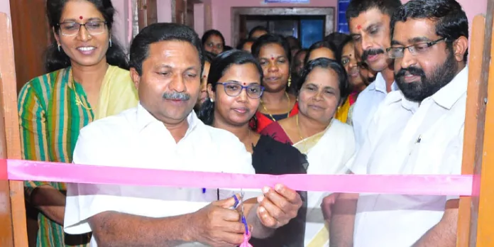 സി ഡി എസ് ജെൻഡർ റിസോഴ്സ് സെന്റർ ഉദ്ഘാടനം ചെയ്തു സി ഡി എസ് ജെൻഡർ റിസോഴ്സ് സെന്റർ ഉദ്ഘാടനം ചെയ്തു