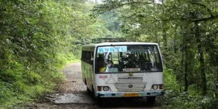 ഗവി കാണാന് സഞ്ചാരികളുമായി പോയ കെഎസ്ആര്ടിസി ബസ് കേടായി കൊടുംവനത്തില് കുടുങ്ങി ഗവി കാണാന് സഞ്ചാരികളുമായി പോയ കെഎസ്ആര്ടിസി ബസ് കേടായി കൊടുംവനത്തില് കുടുങ്ങി