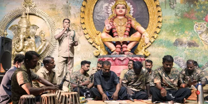 10 വര്ഷങ്ങള്ക്ക് ശേഷം അയ്യന്റെ സന്നിധിയില് പാടി വനപാലകര് 10 വര്ഷങ്ങള്ക്ക് ശേഷം അയ്യന്റെ സന്നിധിയില് പാടി വനപാലകര്