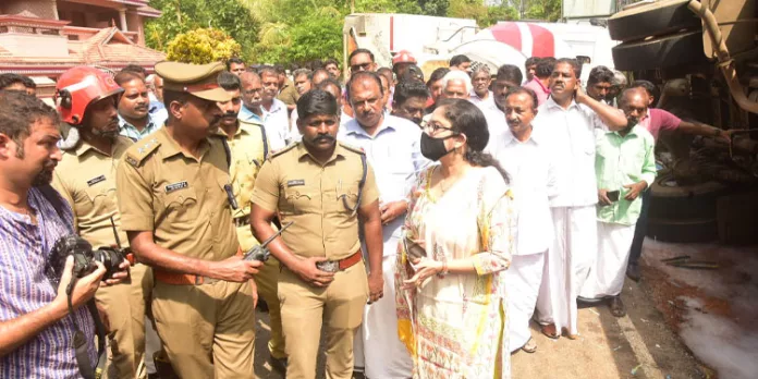 കൈപ്പട്ടൂര് വാഹനാപകടം ; റോഡ് സേഫ്റ്റി കൗണ്സിലിന്റെ അടിയന്തര സ്ഥല പരിശോധനയ്ക്ക് നിര്ദ്ദേശം നല്കി കളക്ടര് കൈപ്പട്ടൂര് വാഹനാപകടം ; റോഡ് സേഫ്റ്റി കൗണ്സിലിന്റെ അടിയന്തര സ്ഥല പരിശോധനയ്ക്ക് നിര്ദ്ദേശം നല്കി കളക്ടര്