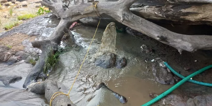 പെരുന്തേനരുവി ജലവിതരണ പദ്ധതിയുടെ ചെളി നീക്കുന്ന ജോലികള് പൂര്ത്തിയായി ; പമ്പിംങ് നാളെ മുതല് പെരുന്തേനരുവി ജലവിതരണ പദ്ധതിയുടെ ചെളി നീക്കുന്ന ജോലികള് പൂര്ത്തിയായി ; പമ്പിംങ് നാളെ മുതല്