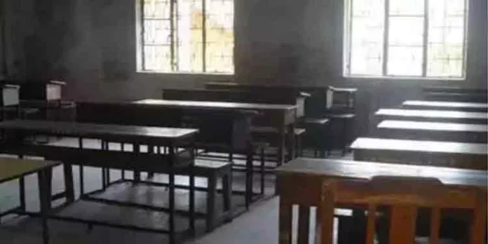 ക്ലാസിലെത്താൻ വൈകിയതിന് ആദിവാസി വിദ്യാർഥികളെ ക്രൂരമായി മർദ്ദിച്ച സർക്കാർ സ്കൂൾ അധ്യാപിക അറസ്റ്റിൽ ക്ലാസിലെത്താൻ വൈകിയതിന് ആദിവാസി വിദ്യാർഥികളെ ക്രൂരമായി മർദ്ദിച്ച സർക്കാർ സ്കൂൾ അധ്യാപിക അറസ്റ്റിൽ