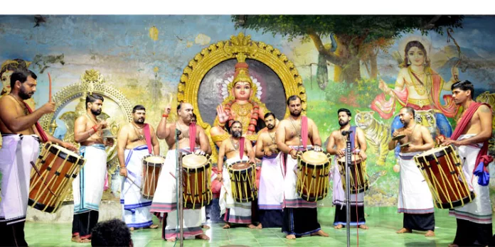 താളക്കണക്കില് പെരുകി പരന്ന് സന്നിധാനം ; തായമ്പക കാണിക്കയാക്കി ശ്രീരാജ് – നിതീഷ് ദ്വയം താളക്കണക്കില് പെരുകി പരന്ന് സന്നിധാനം ; തായമ്പക കാണിക്കയാക്കി ശ്രീരാജ് – നിതീഷ് ദ്വയം