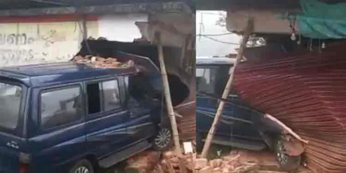 വയനാട് പിണങ്ങോട് പുഴക്കലിൽ നിയന്ത്രണം വിട്ട കാര് കടയിലേക്ക് ഇടിച്ചു കയറി അപകടം വയനാട് പിണങ്ങോട് പുഴക്കലിൽ നിയന്ത്രണം വിട്ട കാര് കടയിലേക്ക് ഇടിച്ചു കയറി അപകടം