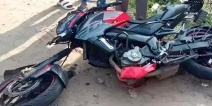 ഇടുക്കി ഇരട്ടയാറിൽ മിനി ലോറിയും ബൈക്കും കൂട്ടി ഇടിച്ചുണ്ടായ അപകടത്തിൽ യുവാവിന് ദാരുണാന്ത്യം ഇടുക്കി ഇരട്ടയാറിൽ മിനി ലോറിയും ബൈക്കും കൂട്ടി ഇടിച്ചുണ്ടായ അപകടത്തിൽ യുവാവിന് ദാരുണാന്ത്യം