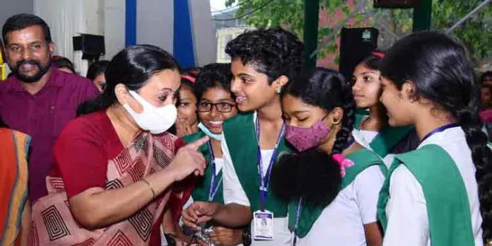 ദേശീയ ബാലികാ ദിനാഘോഷം സംസ്ഥാനതല ഉദ്ഘാടനം മന്ത്രി വീണാ ജോര്ജ് നിര്വഹിച്ചു ദേശീയ ബാലികാ ദിനാഘോഷം സംസ്ഥാനതല ഉദ്ഘാടനം മന്ത്രി വീണാ ജോര്ജ് നിര്വഹിച്ചു