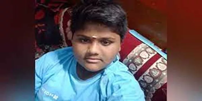 ജല്ലിക്കെട്ട് കാണാനെത്തിയ 14കാരന് കാളയുടെ കുത്തേറ്റു ജല്ലിക്കെട്ട് കാണാനെത്തിയ 14കാരന് കാളയുടെ കുത്തേറ്റു