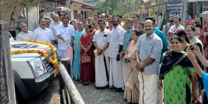 മൊബൈല് വെറ്ററിനറി യൂണിറ്റ് ഉദ്ഘാടനം ചെയ്തു മൊബൈല് വെറ്ററിനറി യൂണിറ്റ് ഉദ്ഘാടനം ചെയ്തു