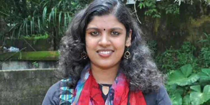 സംസ്ഥാന യുവജന കമ്മീഷൻ അധ്യക്ഷ ചിന്താ ജെറോമിന് മുൻകാല പ്രാബല്യത്തോടെ ശമ്പളകുടിശ്ശിക നൽകാൻ സർക്കാർ തീരുമാനം സംസ്ഥാന യുവജന കമ്മീഷൻ അധ്യക്ഷ ചിന്താ ജെറോമിന് മുൻകാല പ്രാബല്യത്തോടെ ശമ്പളകുടിശ്ശിക നൽകാൻ സർക്കാർ തീരുമാനം