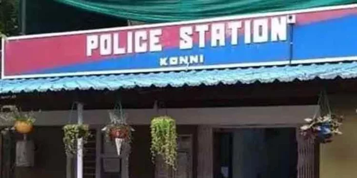 ഇ – സഞ്ജീവനി വഴി ചികിൽസിക്കുന്നതിനിടെ നഗ്നതാ പ്രദർശനം ; കോന്നിയില് വനിതാ ഡോക്ടര് പരാതി നല്കി ഇ – സഞ്ജീവനി വഴി ചികിൽസിക്കുന്നതിനിടെ നഗ്നതാ പ്രദർശനം ; കോന്നിയില് വനിതാ ഡോക്ടര് പരാതി നല്കി