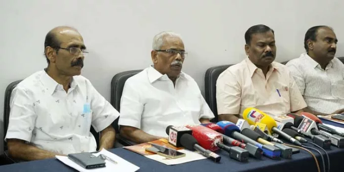 അരവണ നിര്മ്മാണം 24 മണിക്കൂറും നടത്തുന്നു ; ദേവസ്വം ബോര്ഡ് പ്രസിഡന്റ് അഡ്വ. കെ. അനന്തഗോപന് അരവണ നിര്മ്മാണം 24 മണിക്കൂറും നടത്തുന്നു ; ദേവസ്വം ബോര്ഡ് പ്രസിഡന്റ് അഡ്വ. കെ. അനന്തഗോപന്