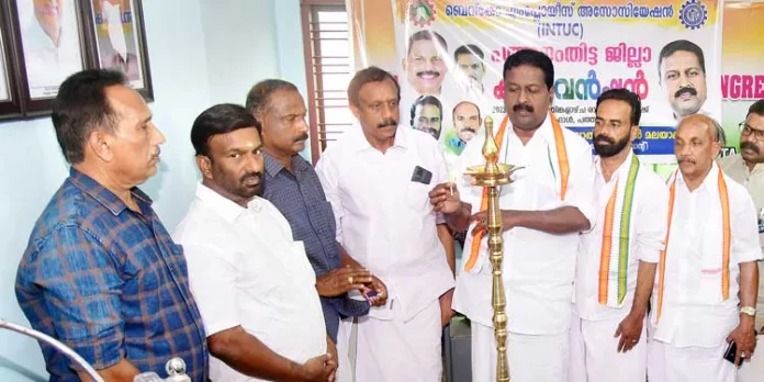 ബിവറേജസ് കോർപ്പറേഷനിൽ ശമ്പള പരിഷ്കരണം നടപ്പിലാക്കണം ; ബെവ്കോ എംപ്ലോയീസ് അസോസിയേഷൻ ബിവറേജസ് കോർപ്പറേഷനിൽ ശമ്പള പരിഷ്കരണം നടപ്പിലാക്കണം ; ബെവ്കോ എംപ്ലോയീസ് അസോസിയേഷൻ