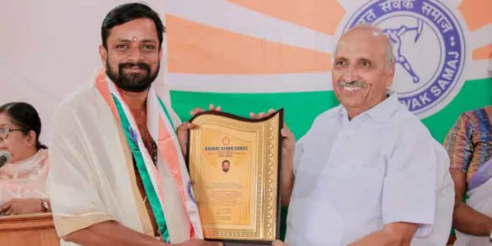ഭാരത് സേവക് ദേശിയ പുരസ്ക്കാരത്തിന് പത്തനംതിട്ട മോക്ഷഗിരിമഠം ഡോ. രമേഷ് ശർമ്മ അർഹനായി ഭാരത് സേവക് ദേശിയ പുരസ്ക്കാരത്തിന് പത്തനംതിട്ട മോക്ഷഗിരിമഠം ഡോ. രമേഷ് ശർമ്മ അർഹനായി