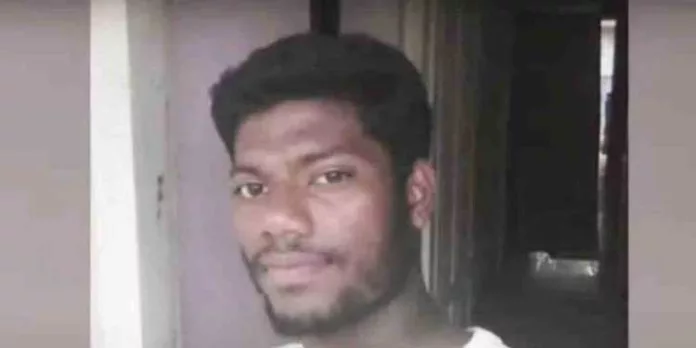 പോലീസിനെ വിളിച്ചറിയിച്ചശേഷം യുവാവ് ജീവനൊടുക്കി പോലീസിനെ വിളിച്ചറിയിച്ചശേഷം യുവാവ് ജീവനൊടുക്കി