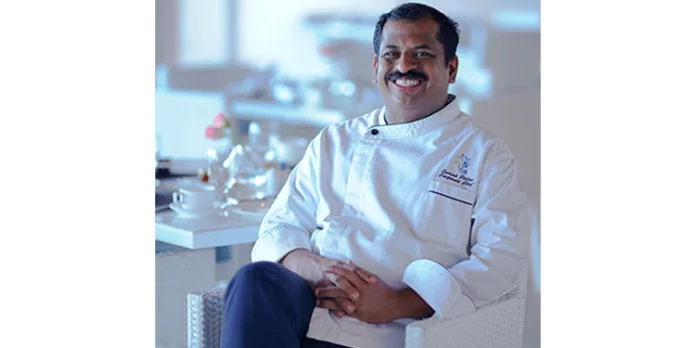 കൊല്ലത്തെ അച്ഛനും അമ്മയും നഷ്ടപ്പെട്ട കുട്ടികളുടെ പഠനം ഏറ്റെടുക്കാൻ സന്നദ്ധത അറിയിച്ച് സുരേഷ് പിള്ള കൊല്ലത്തെ അച്ഛനും അമ്മയും നഷ്ടപ്പെട്ട കുട്ടികളുടെ പഠനം ഏറ്റെടുക്കാൻ സന്നദ്ധത അറിയിച്ച് സുരേഷ് പിള്ള