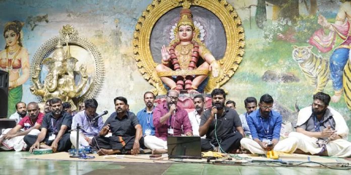 സന്നിധാനത്ത് ജീവനക്കാരുടെ ഭക്തി ഗാനാര്ച്ചന സന്നിധാനത്ത് ജീവനക്കാരുടെ ഭക്തി ഗാനാര്ച്ചന