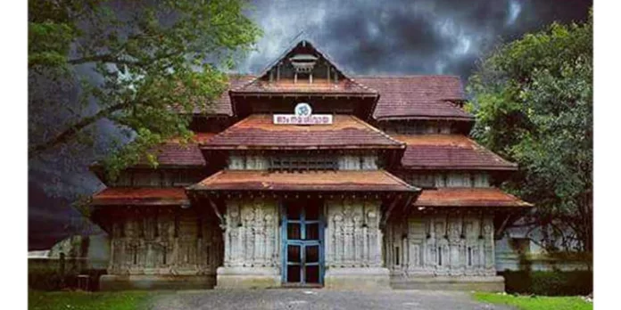 വടക്കുംനാഥ ക്ഷേത്രത്തിൽ ലൈസൻസില്ലാതെ കതിന പൊട്ടിക്കുന്നതിന് വിലക്ക് വടക്കുംനാഥ ക്ഷേത്രത്തിൽ ലൈസൻസില്ലാതെ കതിന പൊട്ടിക്കുന്നതിന് വിലക്ക്